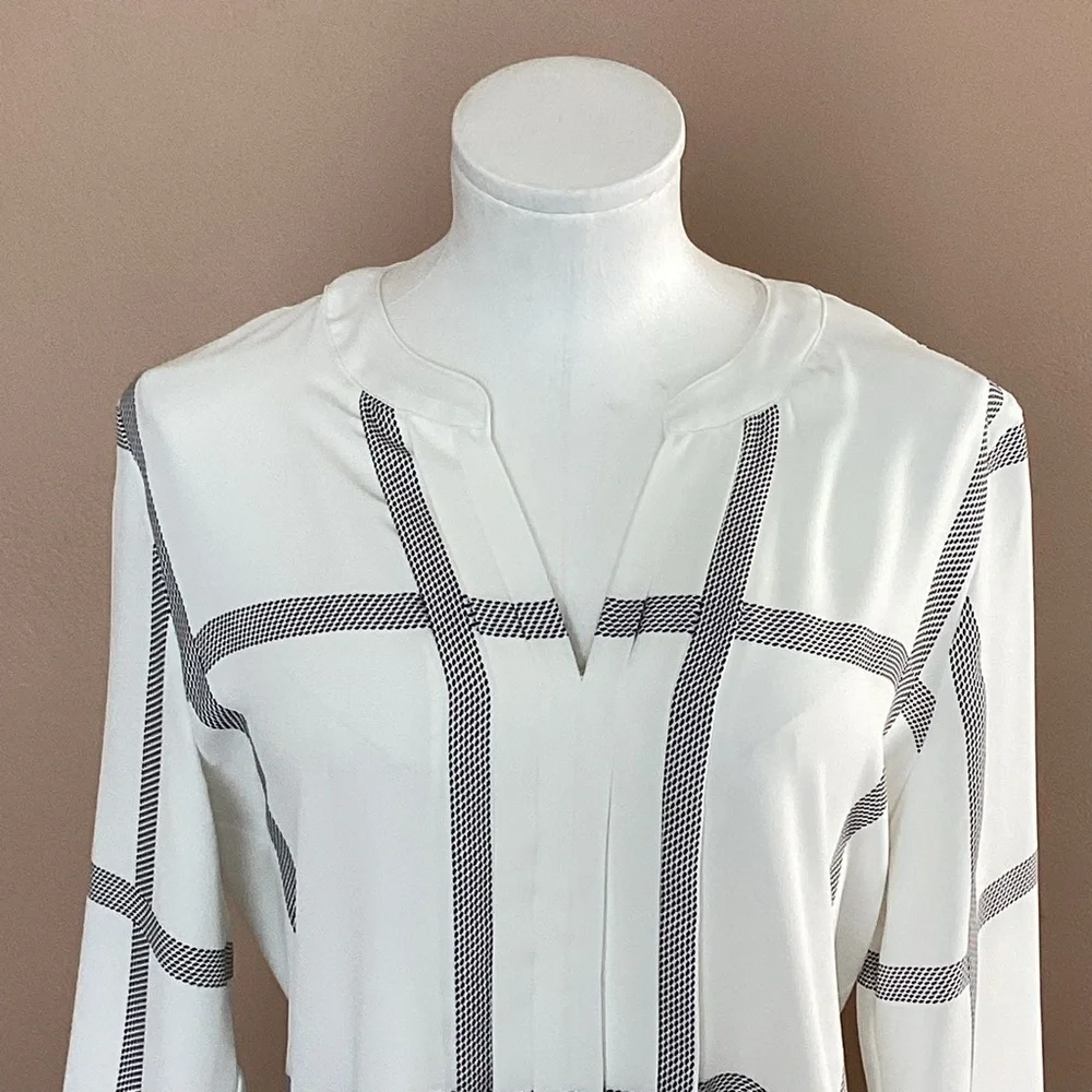 41 Hawthorn White and Black Boxy Blouse with Mandarin Collar - Picture 2 of 11